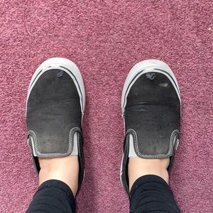 🔞🦶🏻 Well worn women’s vans